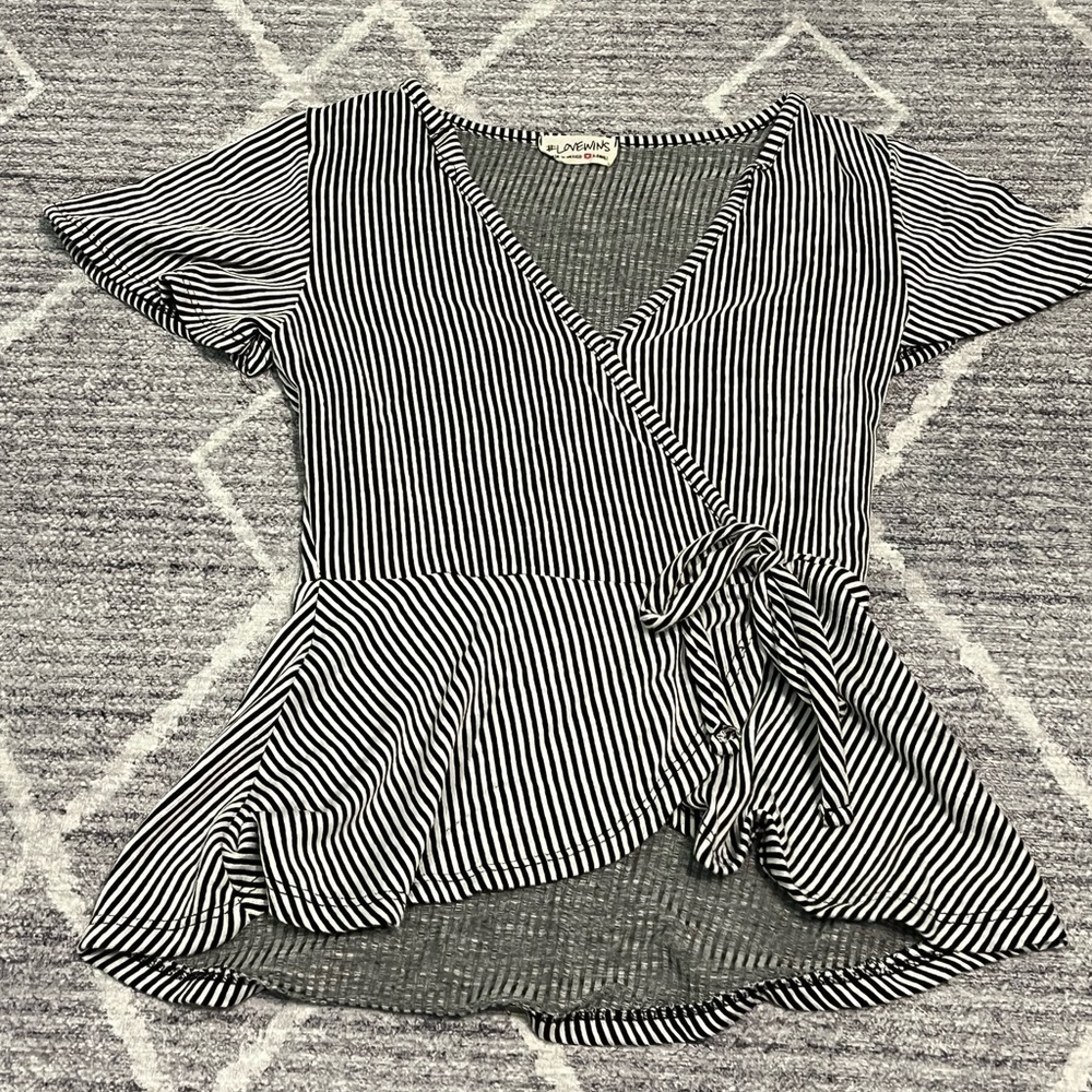XS striped V Neck Crossover Shirt Peplum